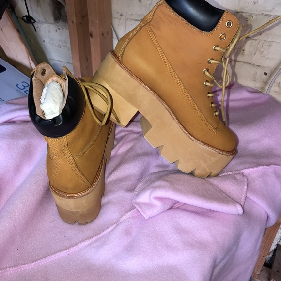 Nirvana Boots - Picture 4 of 4